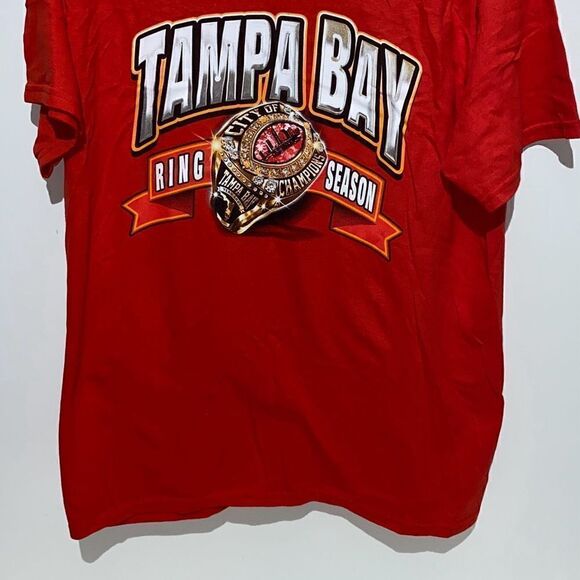 Gildan Men's Graphic Print Tampa Bay Ring Season T-Shirt Red Size Large - Picture 2 of 8